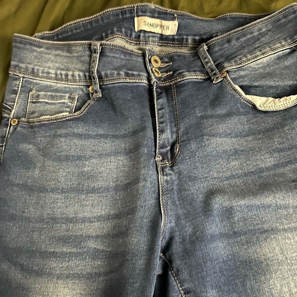Size 14 Crop shorts, stretchy